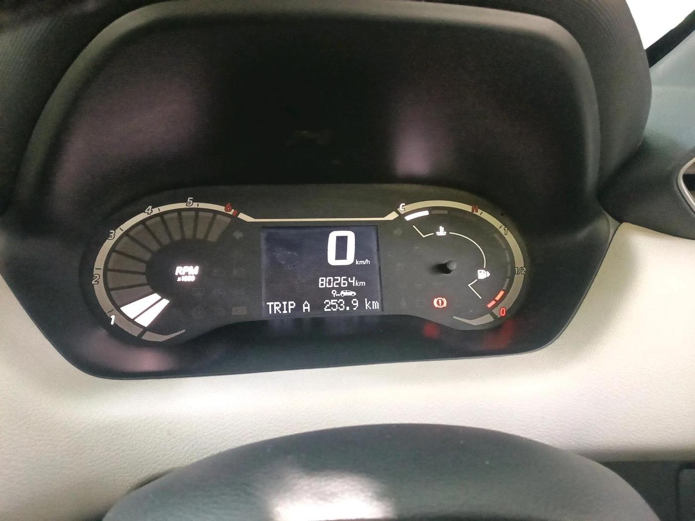 2021 Nissan MAGNITE XE, CNG, Manual, 80,264 km, interior
