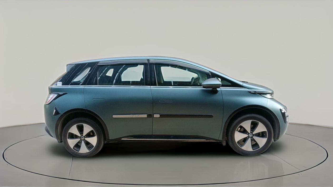 2024 MG Windsor EV Essence, Electric, Automatic, 42,933 km, exterior
