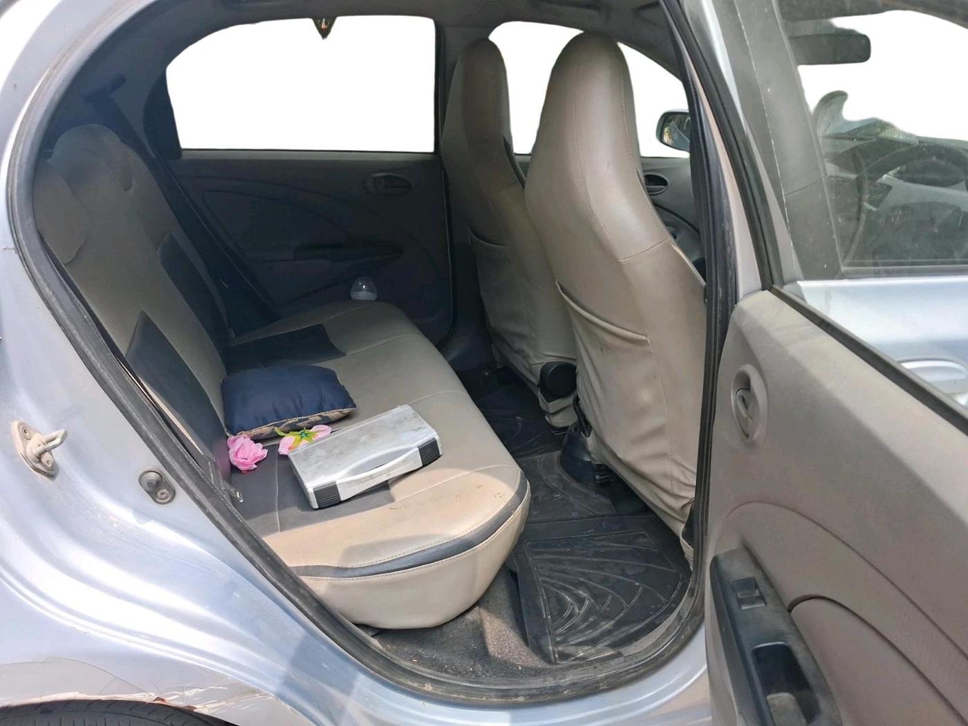 2011 Toyota Etios G, Petrol, Manual, 1,73,788 km, interior
