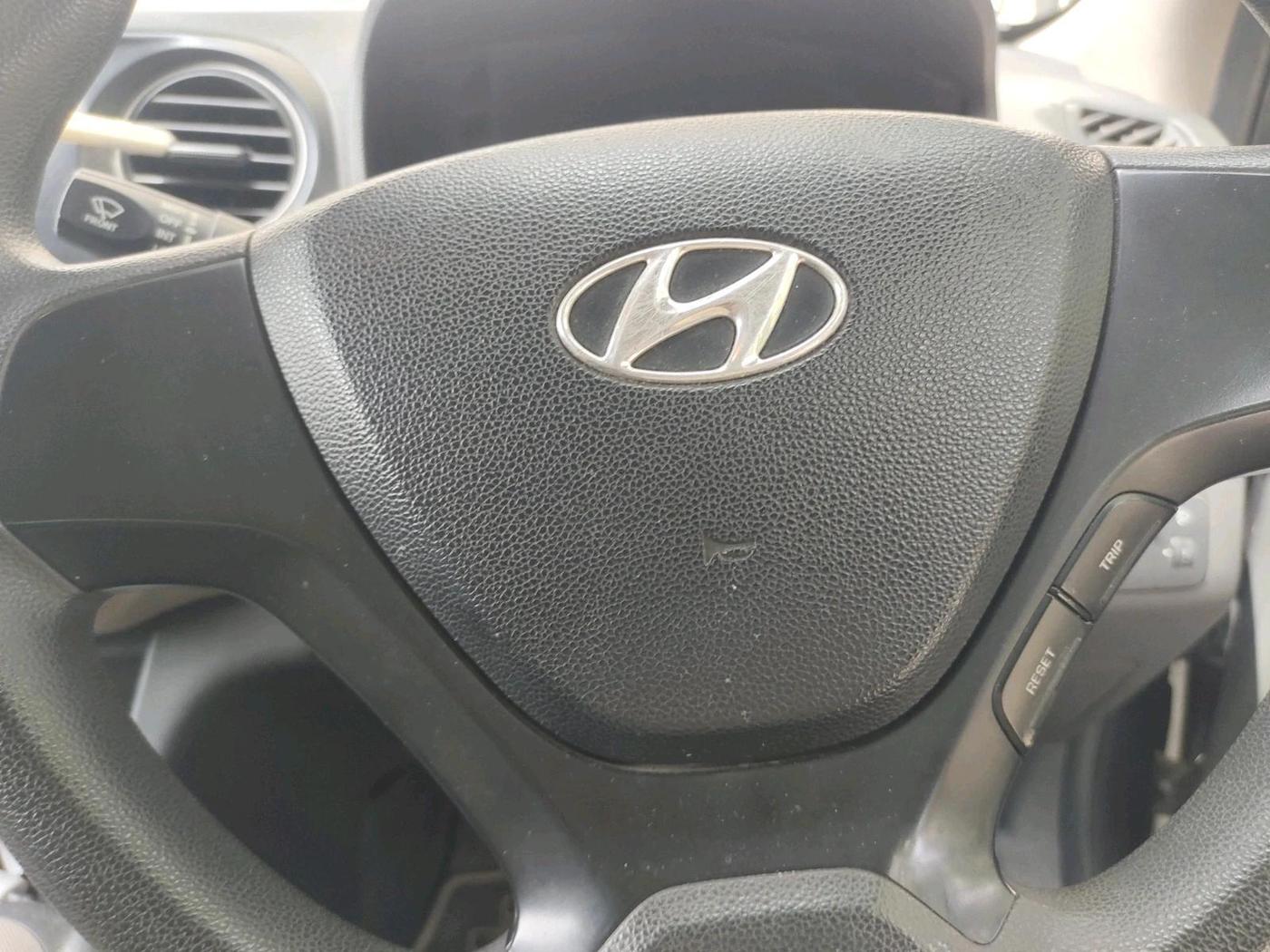 2014 Hyundai Grand i10 SPORTZ 1.2 KAPPA VTVT, Petrol, Manual, 77,169 km, interior