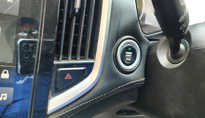 2019 MG HECTOR SMART HYBRID 1.5 PETROL, Petrol, Manual, 1,59,513 km, interior