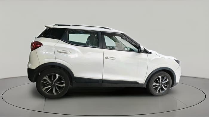 2019 Mahindra XUV300 W8 (O) 1.2 PETROL, Petrol, Manual, 1,27,362 km, exterior