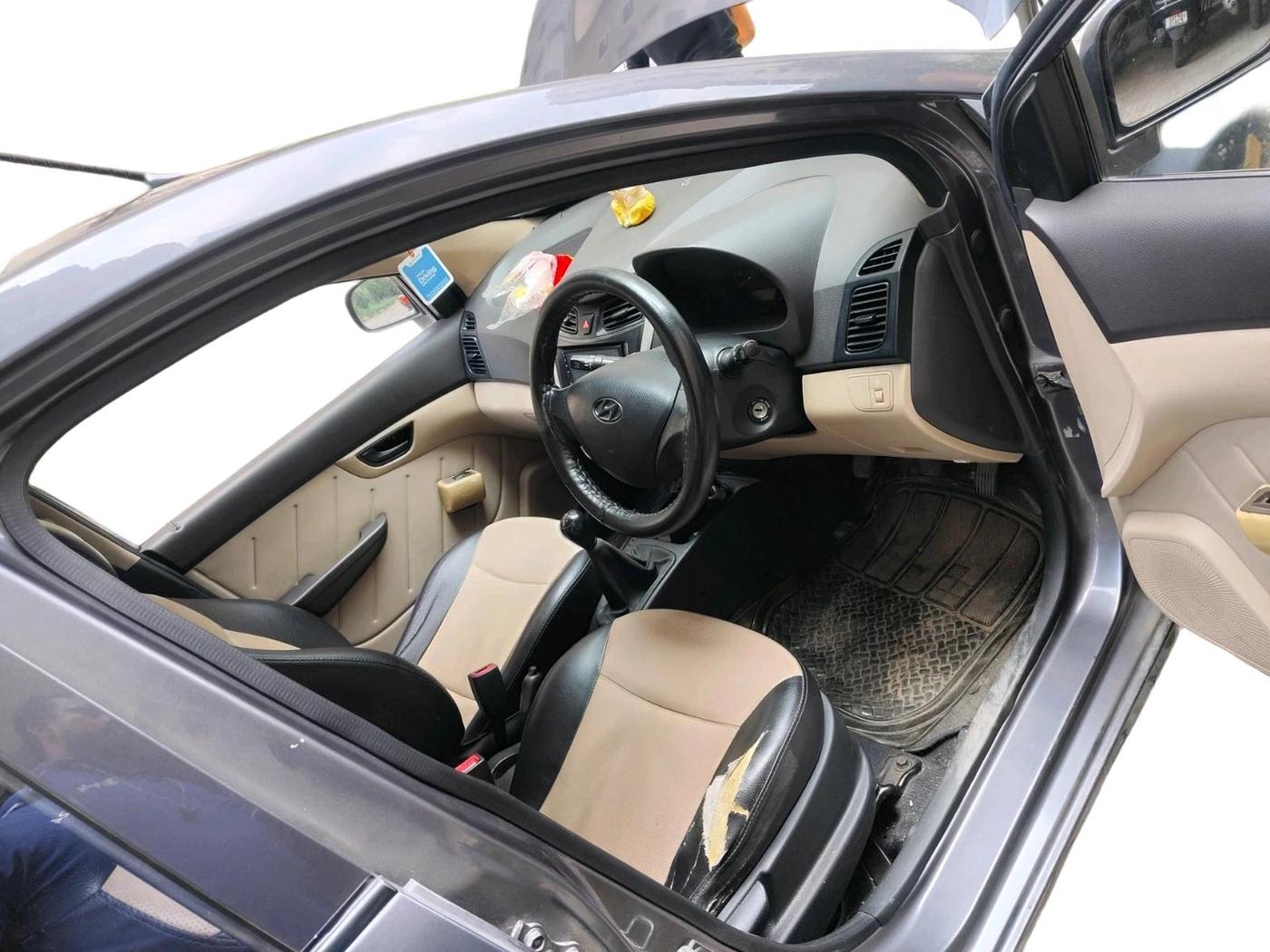 2015 Hyundai Eon D-LITE, Petrol, Manual, 1,06,653 km, interior