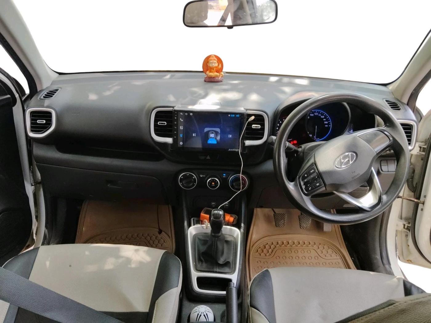 2019 Hyundai VENUE S 1.2, Petrol, Manual, 61,877 km, interior