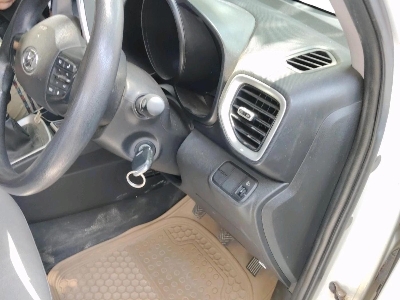 2019 Hyundai VENUE S 1.2, Petrol, Manual, 61,877 km, interior