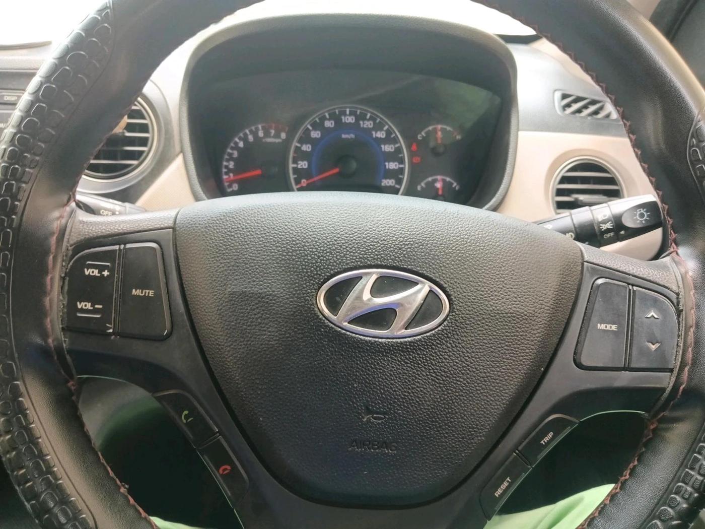 2016 Hyundai Grand i10 SPORTZ 1.2 KAPPA VTVT, Petrol, Manual, 99,727 km, interior