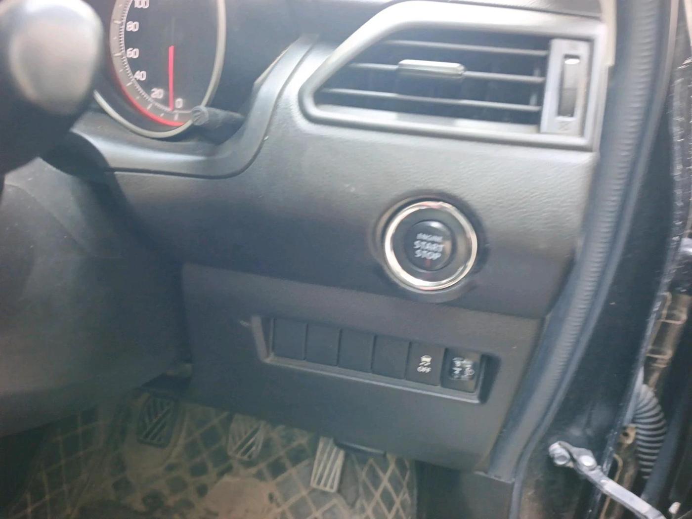2023 Maruti Swift ZXI, Petrol, Manual, 49,855 km, interior