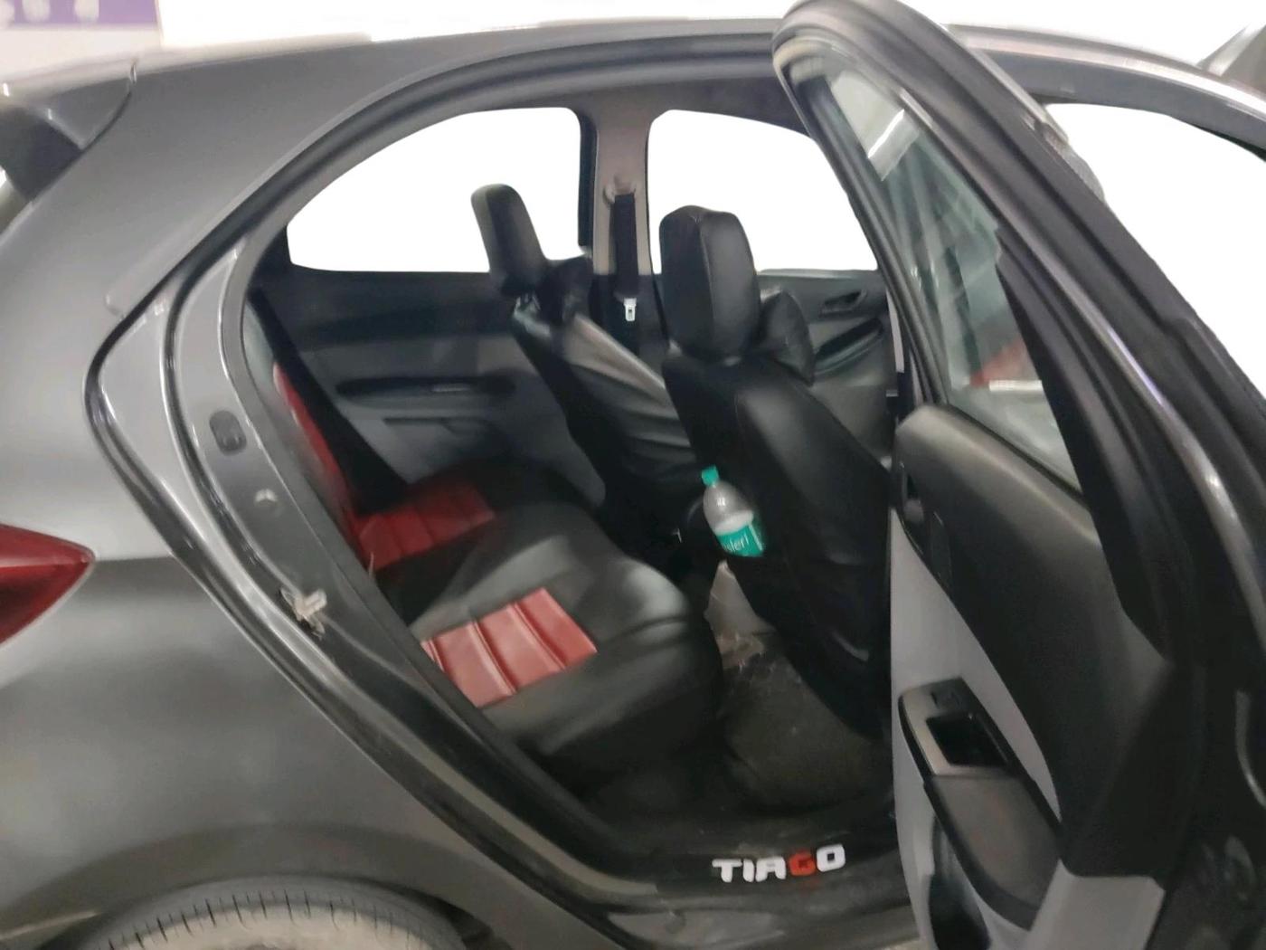 2023 Tata Tiago XT PETROL, Petrol, Manual, 27,732 km, interior