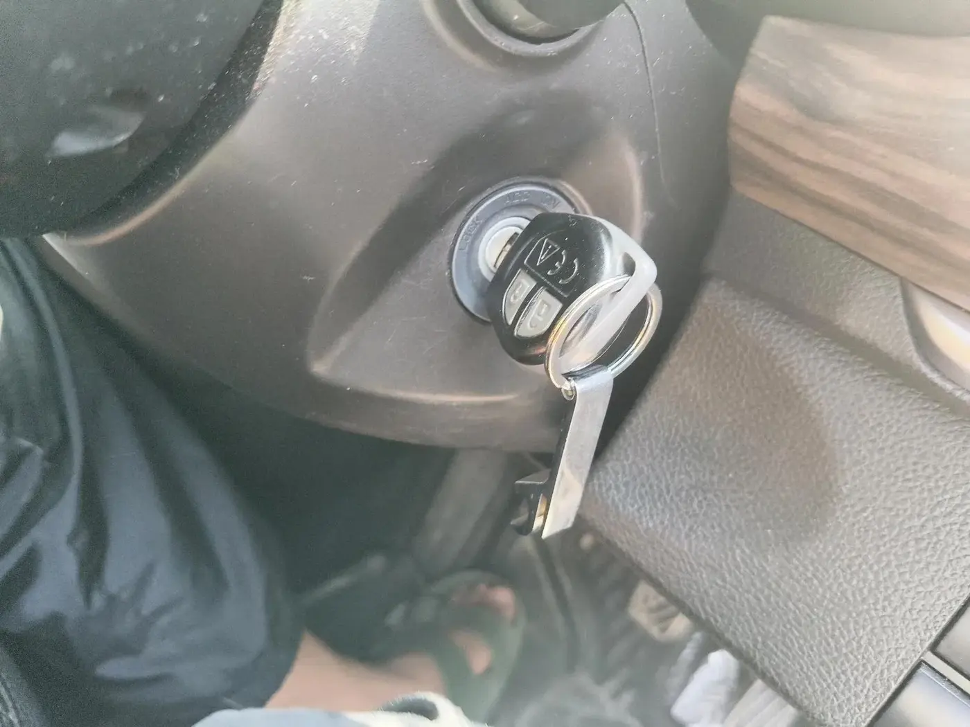 2023 Maruti BREZZA VXI SMART HYBRID, Petrol, Manual, 28,505 km, interior