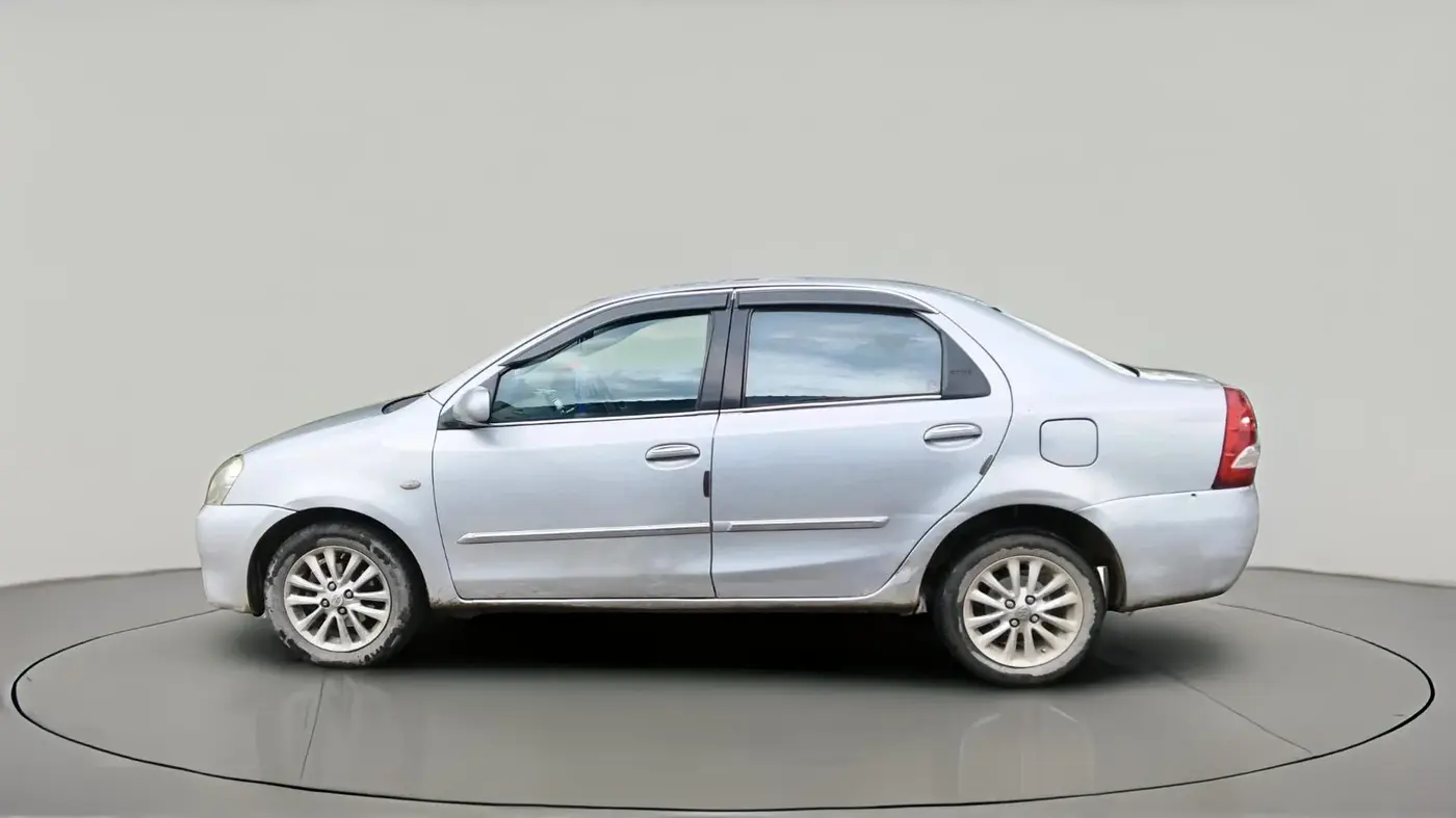 2011 Toyota Etios V, CNG, Manual, 2,63,145 km, exterior