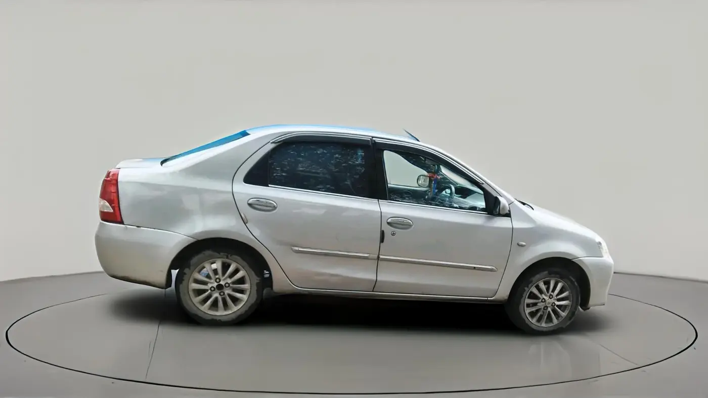 2011 Toyota Etios V, CNG, Manual, 2,63,145 km, exterior