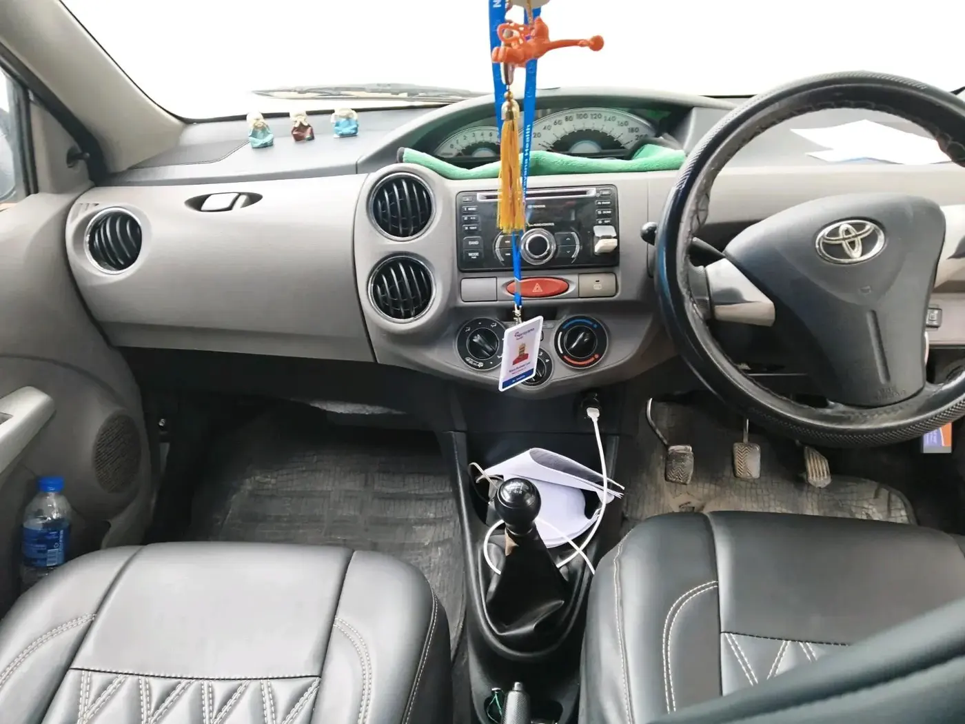 2011 Toyota Etios V, CNG, Manual, 2,63,145 km, interior