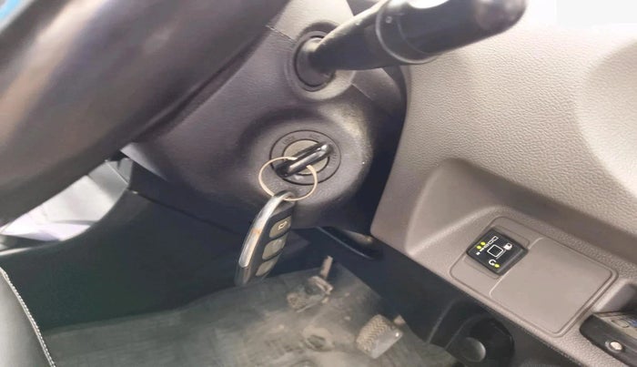 2011 Toyota Etios V, CNG, Manual, 2,63,145 km, interior