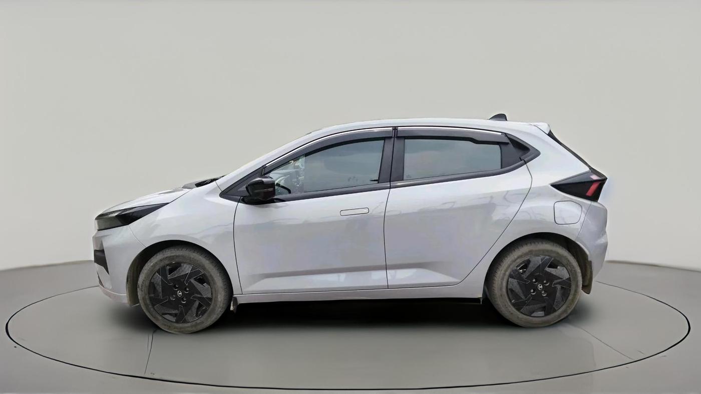 2025 Tata ALTROZ Creative Petrol 5AMT, Petrol, Automatic, 4,416 km, exterior
