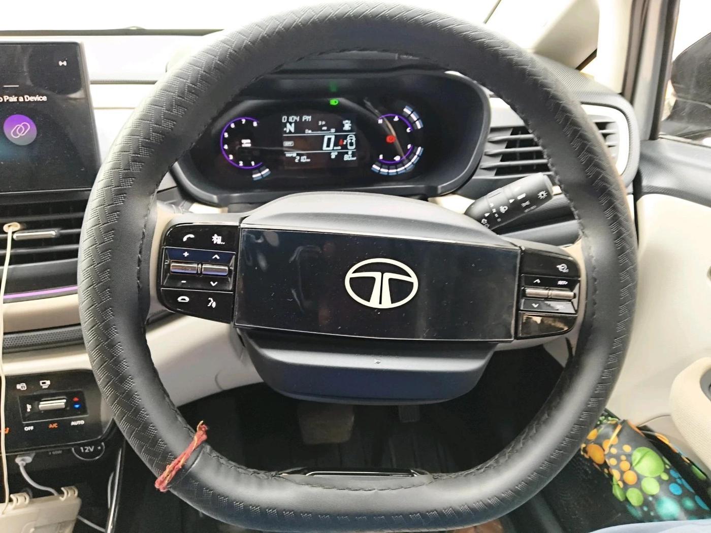 2025 Tata ALTROZ Creative Petrol 5AMT, Petrol, Automatic, 4,416 km, interior