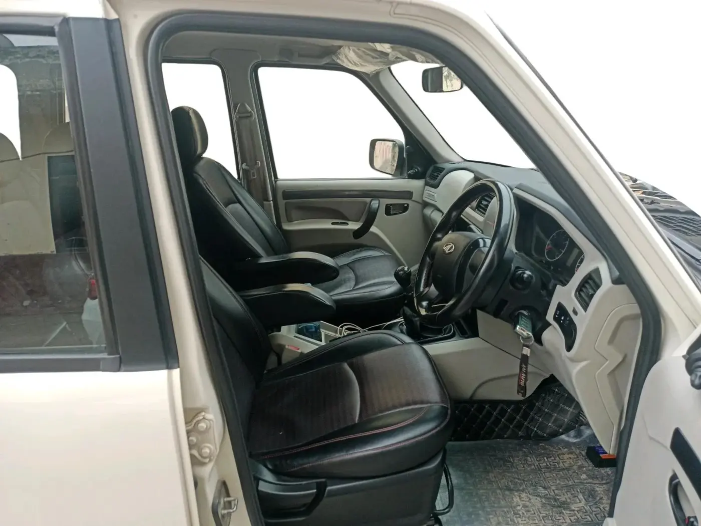 2021 Mahindra Scorpio S5, Diesel, Manual, 76,050 km, interior