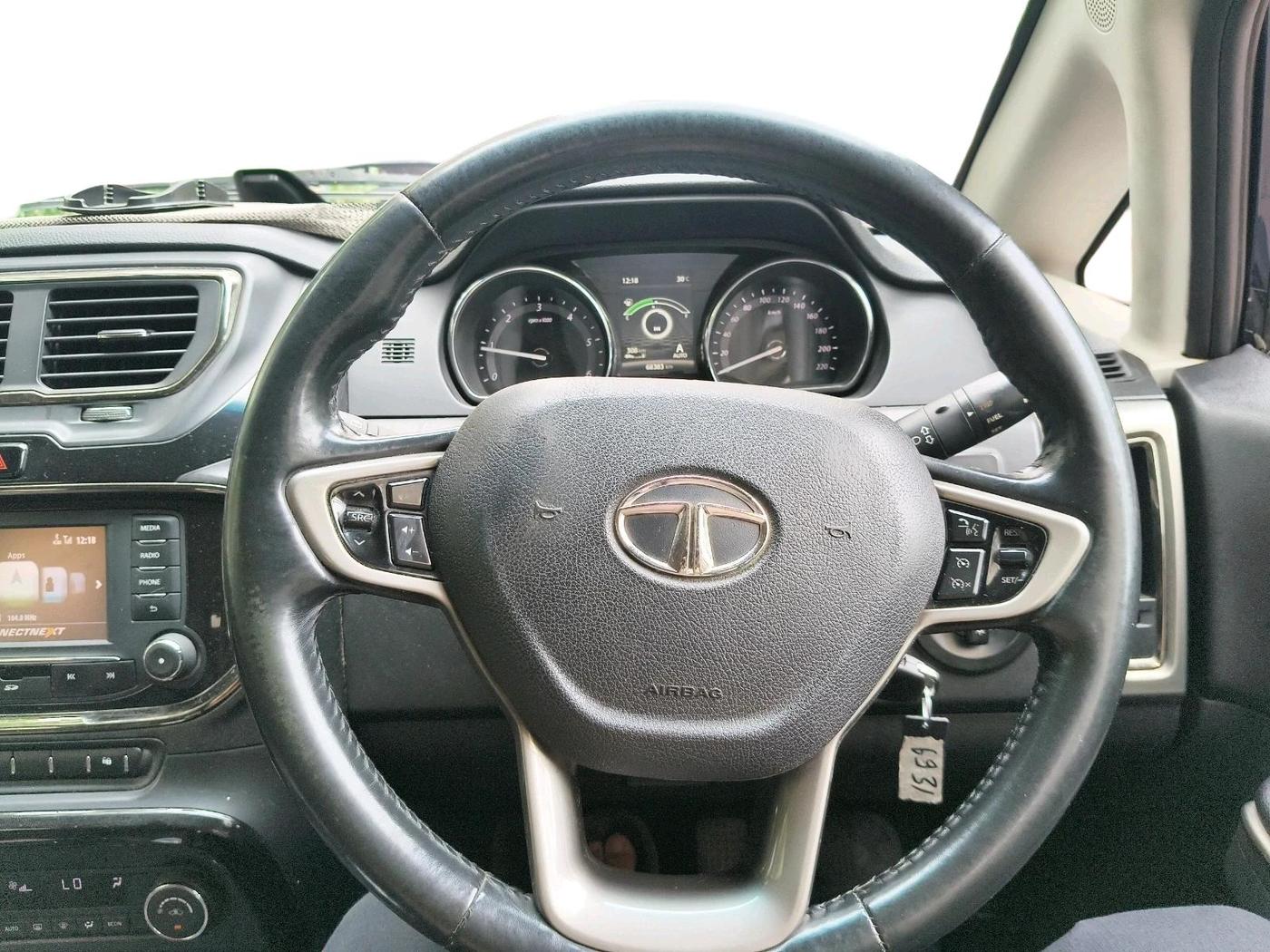 2016 Tata Hexa XT 4X2 7 STR, Diesel, Manual, 68,383 km, interior