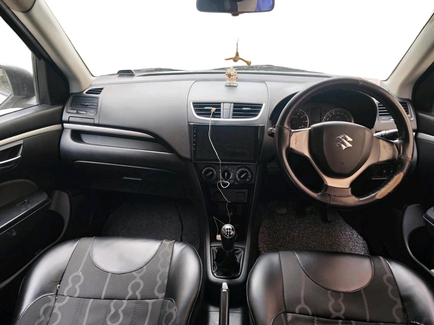 2015 Maruti Swift VXI, Petrol, Manual, 1,06,928 km, interior