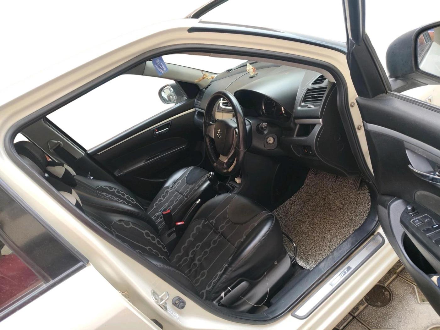 2015 Maruti Swift VXI, Petrol, Manual, 1,06,928 km, interior