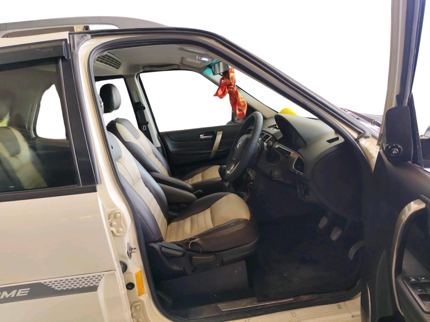 2018 Tata Safari Storme 2.2 VX 4X2, Diesel, Manual, 79,714 km, interior