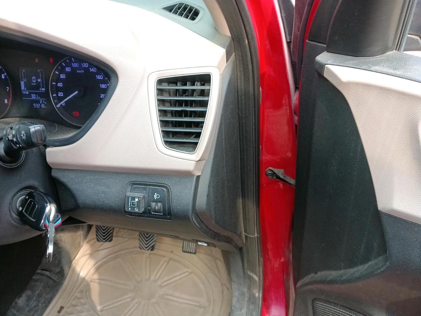 2014 Hyundai Elite i20 SPORTZ 1.2, CNG, Manual, 93,218 km, interior
