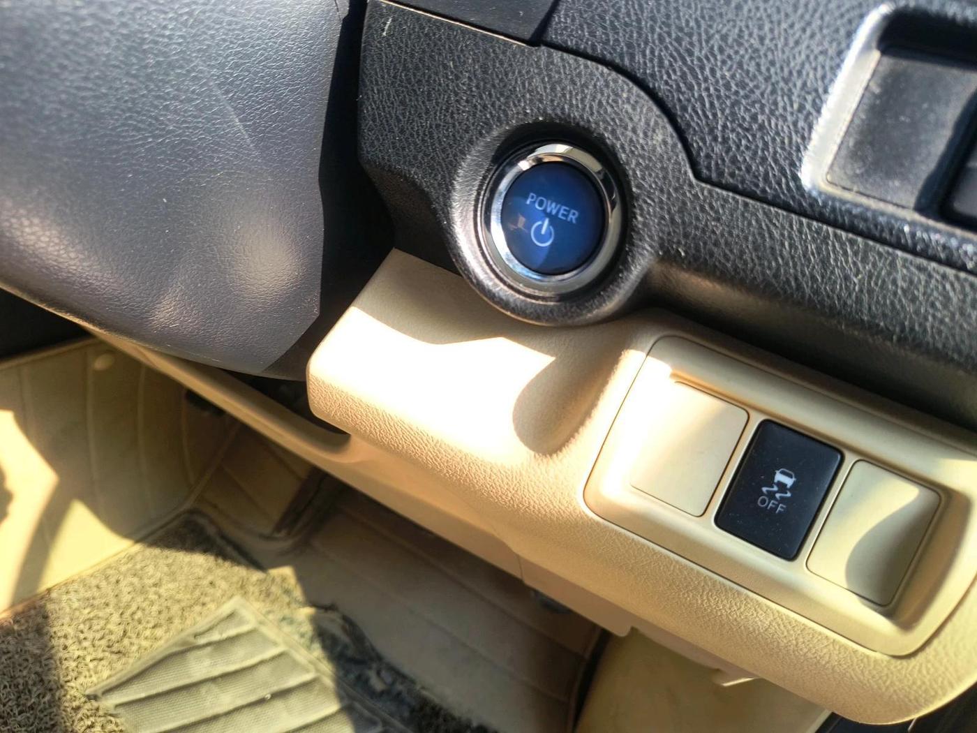 2016 Toyota Camry HYBRID, Hybrid, Automatic, 1,67,988 km, interior
