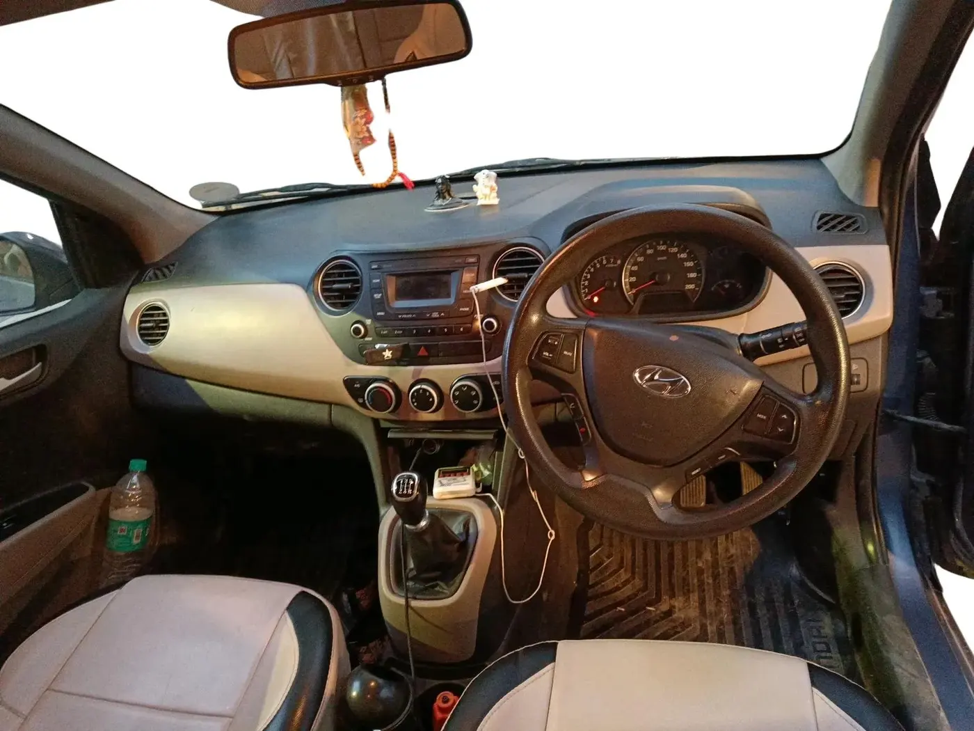 2016 Hyundai Xcent SX 1.2, Petrol, Manual, 77,645 km, interior