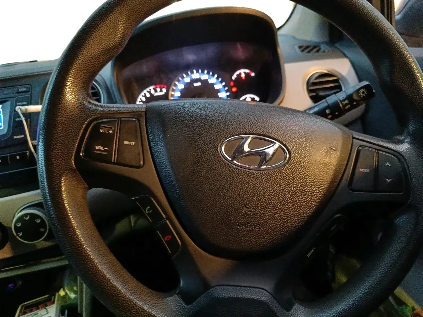 2016 Hyundai Xcent SX 1.2, Petrol, Manual, 77,645 km, interior