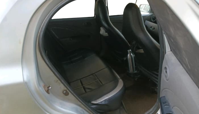 2011 Toyota Etios Liva G, Petrol, Manual, 2,21,639 km, interior