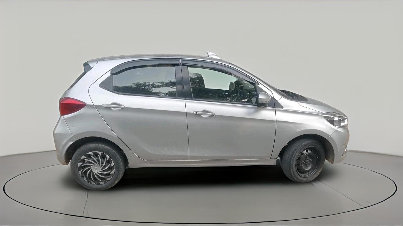 2016 Tata Tiago XZ PETROL, Petrol, Manual, 1,76,369 km, exterior