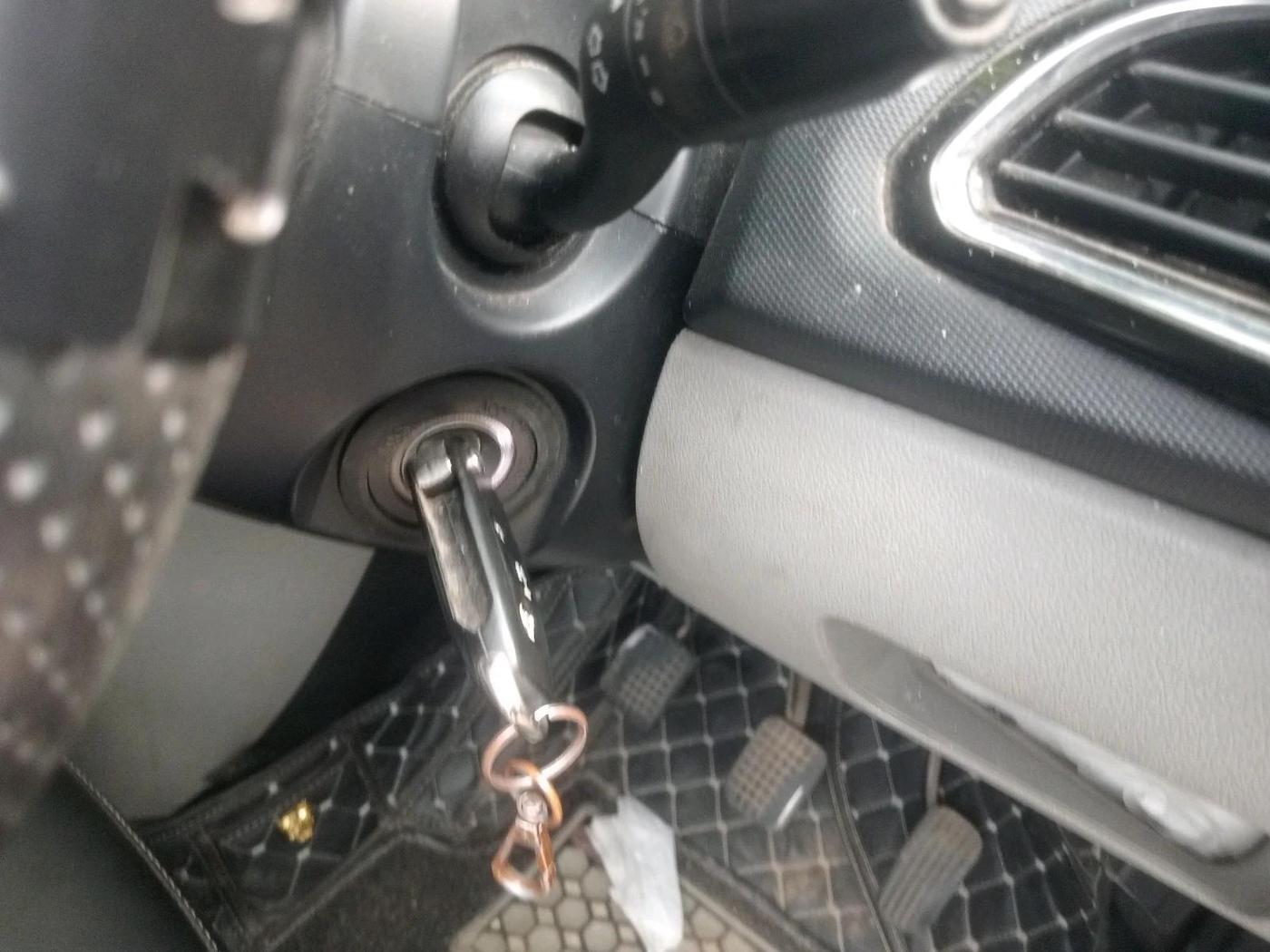 2016 Tata Tiago XZ PETROL, Petrol, Manual, 1,76,369 km, interior