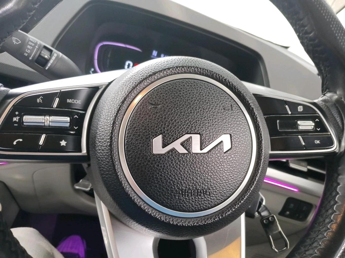 2023 KIA CARENS  PRESTIGE 1.5 TURBO PETROL IMT 7 STR , Petrol, Manual, 42,200 km, interior