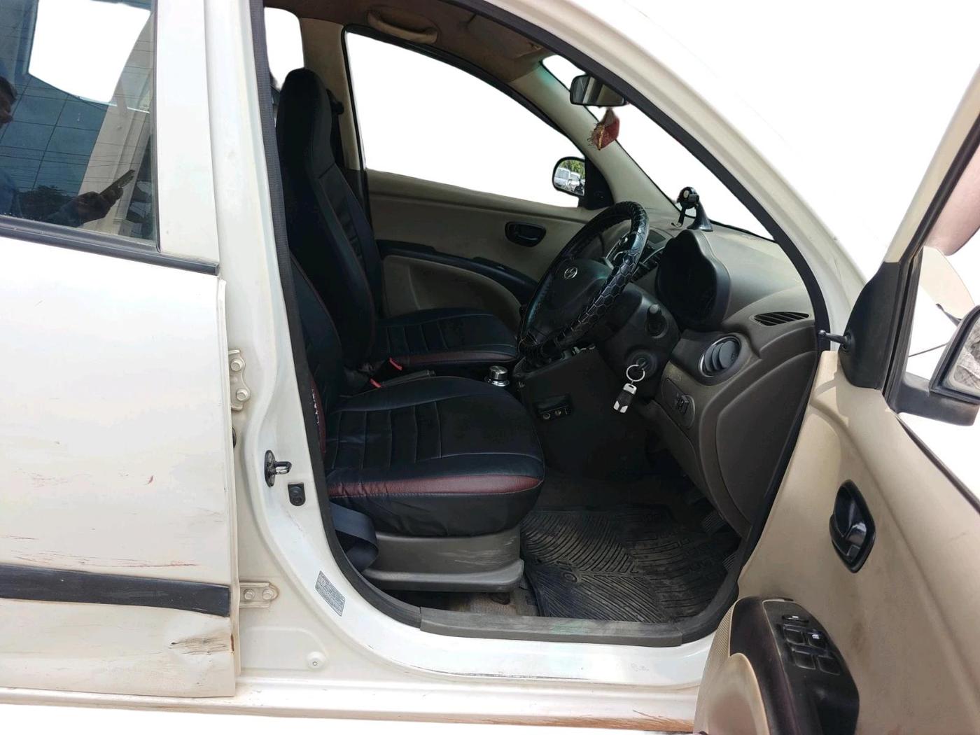 2014 Hyundai i10 MAGNA 1.1, CNG, Manual, 81,624 km, interior