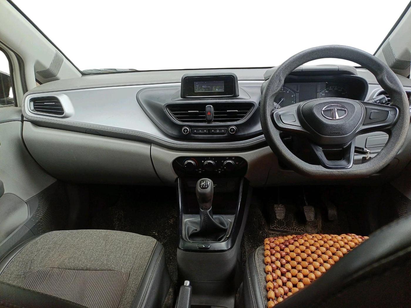 2021 Tata ALTROZ XE PETROL, Petrol, Manual, 93,913 km, interior