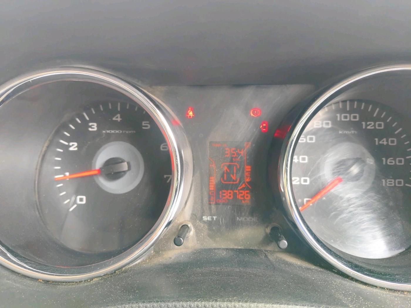 2018 Mahindra TUV300 T10, Diesel, Manual, 1,38,726 km, interior