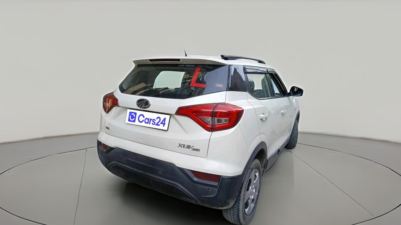 2019 Mahindra XUV300 W6 1.2 PETROL, Petrol, Manual, 79,623 km, exterior