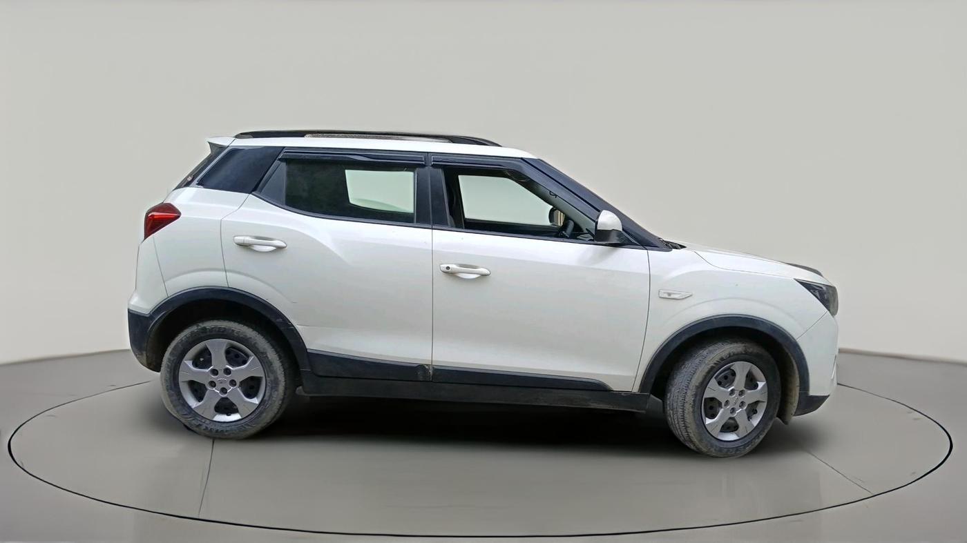 2019 Mahindra XUV300 W6 1.2 PETROL, Petrol, Manual, 79,623 km, exterior