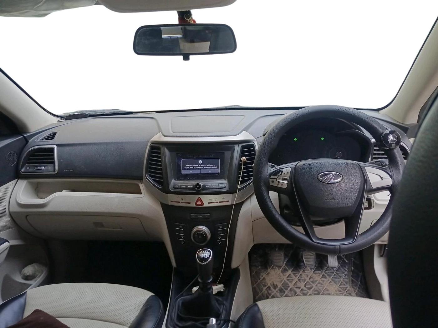 2019 Mahindra XUV300 W6 1.2 PETROL, Petrol, Manual, 79,623 km, interior