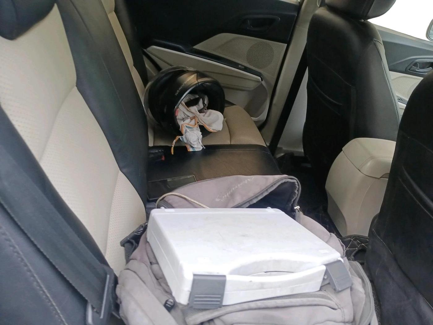 2019 Mahindra XUV300 W6 1.2 PETROL, Petrol, Manual, 79,623 km, interior