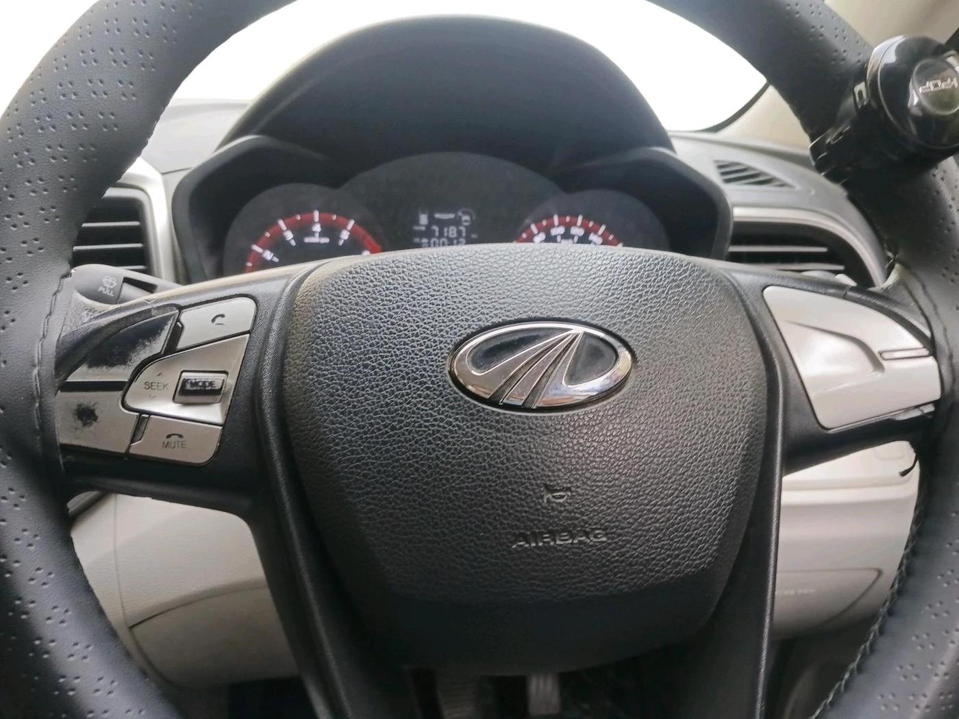 2019 Mahindra XUV300 W6 1.2 PETROL, Petrol, Manual, 79,623 km, interior