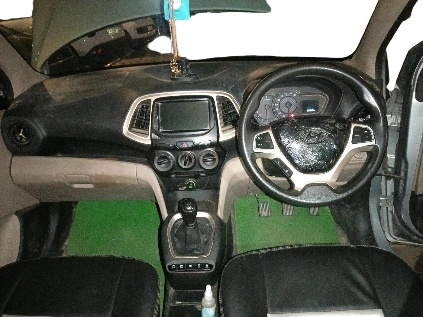 2022 Hyundai NEW SANTRO SPORTZ CNG, CNG, Manual, 1,32,399 km, interior