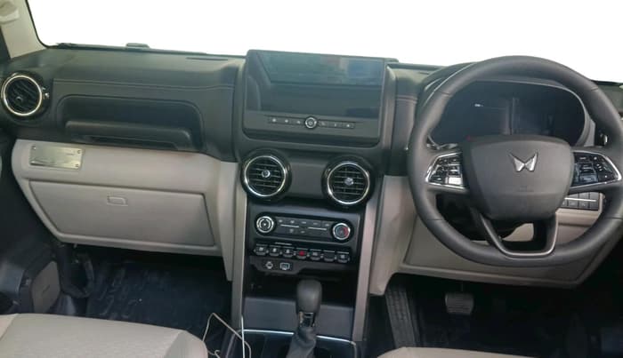 2025 Mahindra Thar Roxx  AX7 L Petrol AT 2WD, Petrol, Automatic, 8,770 km, interior