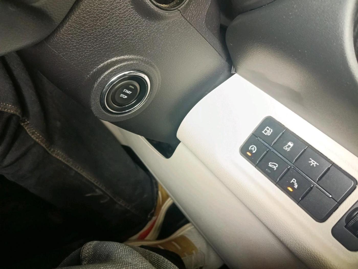 2025 Mahindra Thar Roxx  AX7 L Petrol AT 2WD, Petrol, Automatic, 8,770 km, interior