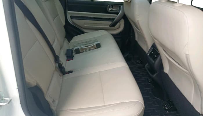2025 Mahindra Thar Roxx  AX7 L Petrol AT 2WD, Petrol, Automatic, 8,770 km, interior