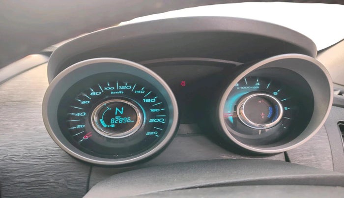 2017 Mahindra XUV500 W10 1.99, Diesel, Manual, 82,896 km, interior