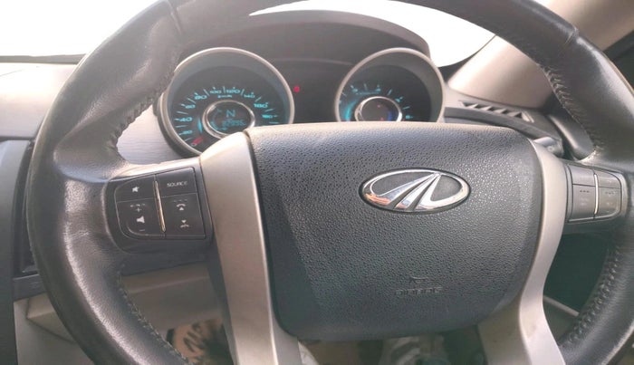 2017 Mahindra XUV500 W10 1.99, Diesel, Manual, 82,896 km, interior