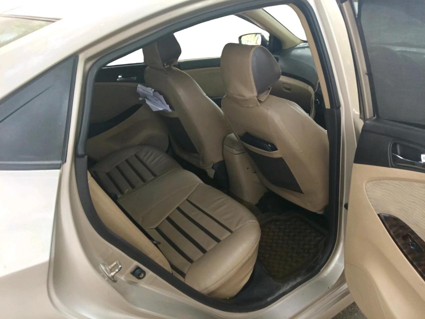 2011 Hyundai Verna FLUIDIC 1.6 VTVT SX, Petrol, Manual, 1,25,901 km, interior