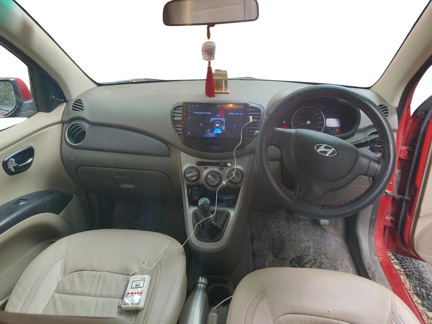 2013 Hyundai i10 MAGNA 1.1, Petrol, Manual, 90,962 km, interior