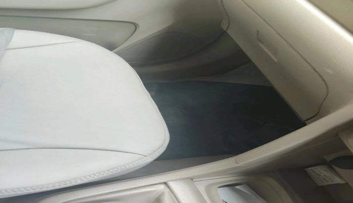 2013 Maruti Ertiga VXI, Petrol, Manual, 1,17,414 km, interior