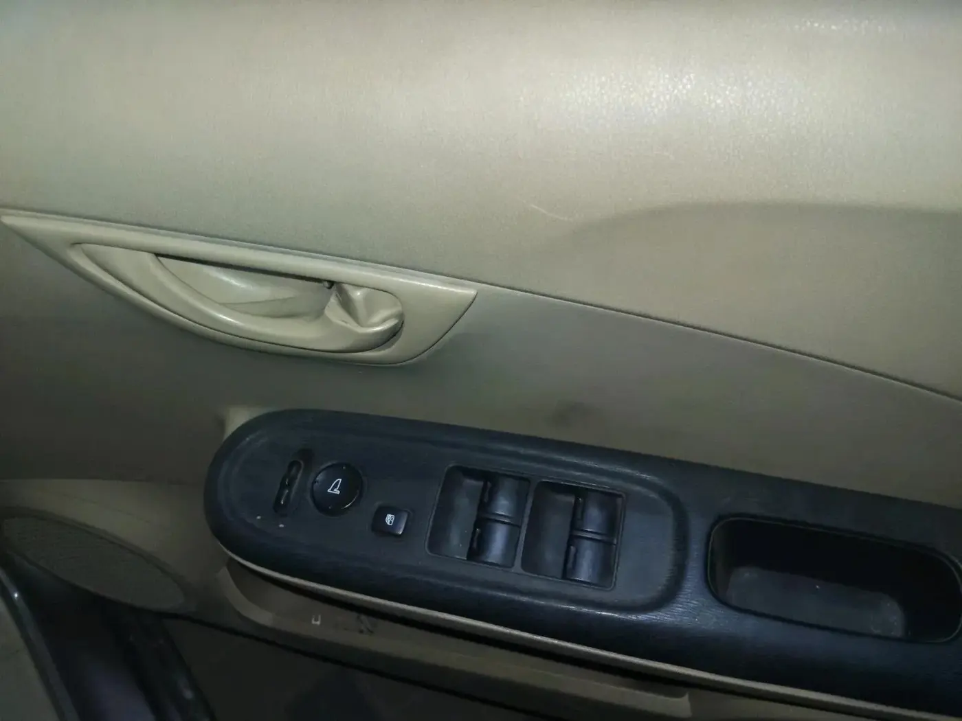 2014 Honda Brio S MT, CNG, Manual, 1,16,344 km, interior